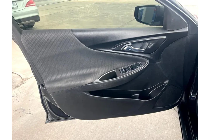 2019 Malibu LS image 10