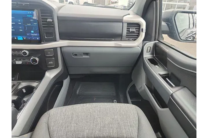 $31770 : Ford F-150 2021 4x4 XLT 4dr image 10