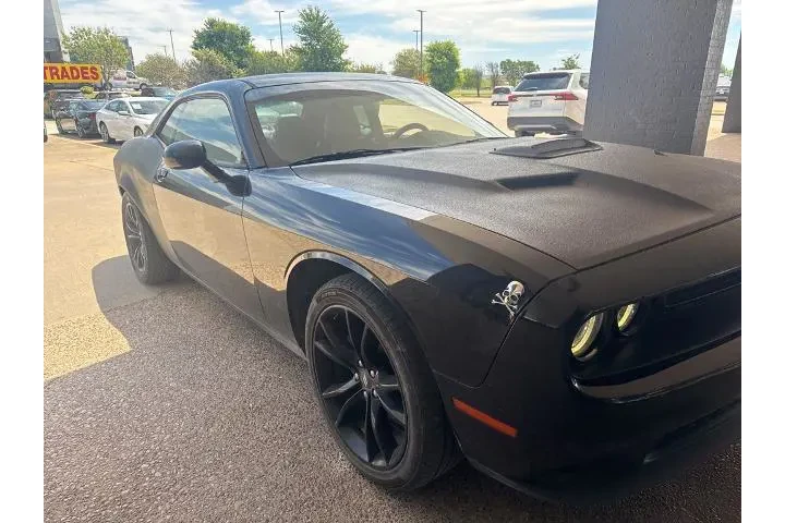 $15623 : Dodge Challenger 2018 SXT 2d image 5