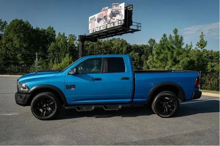 $29888 : Ram 1500 Classic 2021 4x4 SL image 3