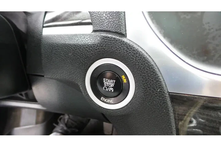 $12900 : 2016 300 Limited image 10