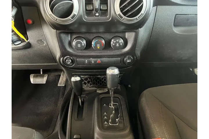 $16500 : Jeep Wrangler Unlimited 2014 image 8