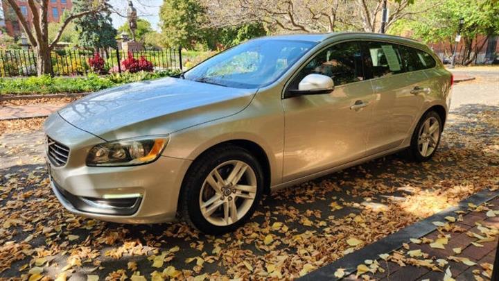 $11995 : 2015 V60 T5 Premier image 3