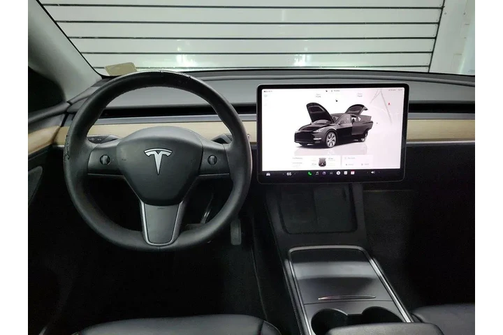 $28998 : Tesla Model Y 2022 AWD Long image 8