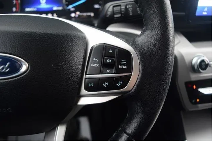 $28000 : Ford Explorer 2022 AWD XLT 4 image 5