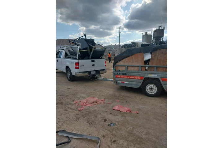 Erick's junk removal image 2