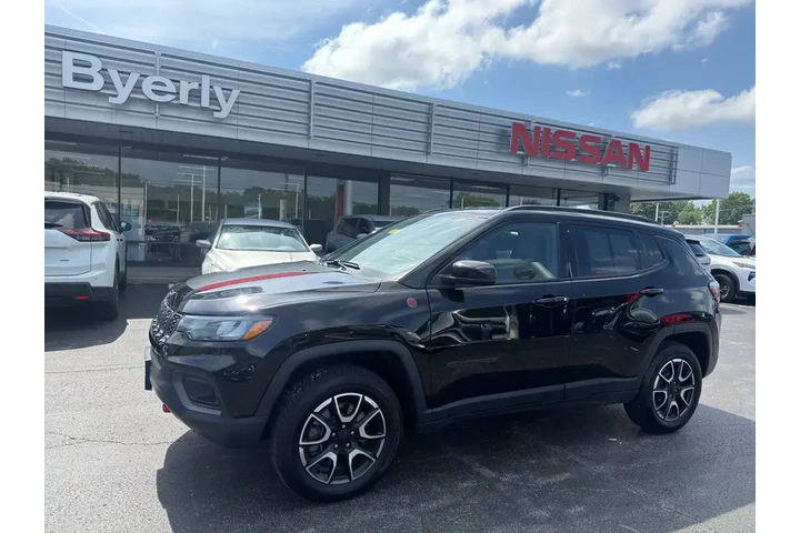 $28995 : Jeep Compass 2024 4x4 Trailh image 1
