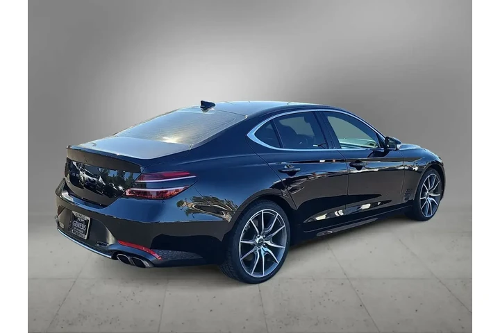 $28250 : Genesis G70 2023 AWD 2.0T 4d image 8