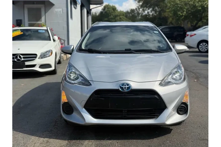 $9995 : 2015 Prius c Two image 4
