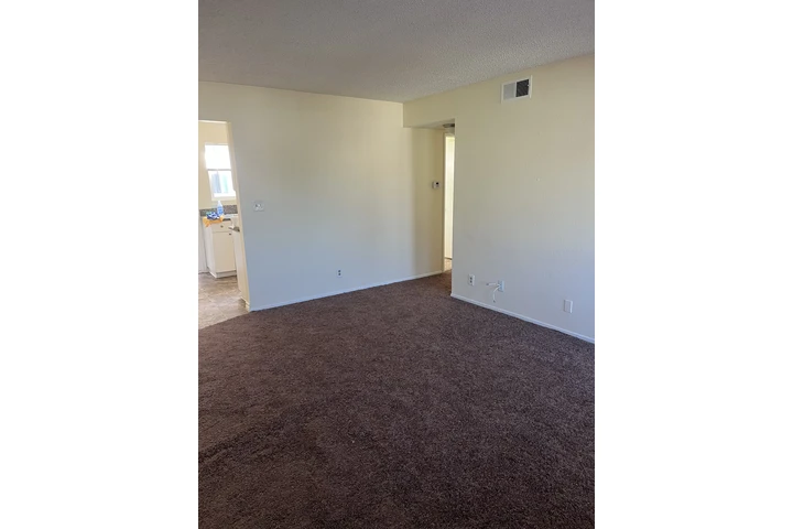 $2400 : APT 2 CUARTOS 2 BAÑOS LYNWOOD image 4