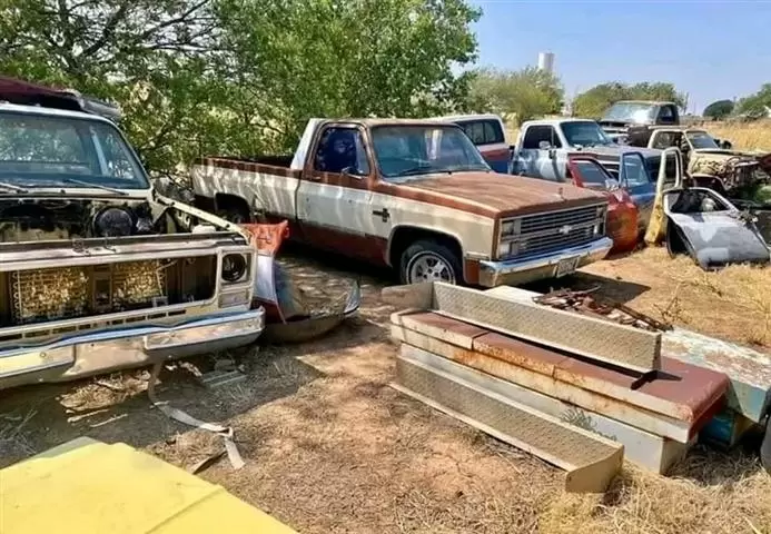 $1000 : 1987 Squarebody , Chevy,  GMC image 6