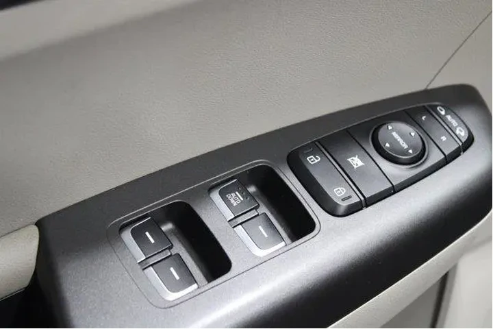 $18971 : Kia Sportage 2020 LX 4dr SUV image 4