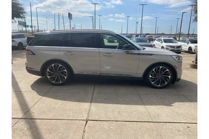$39980 : Lincoln Aviator 2023 AWD Res image 7