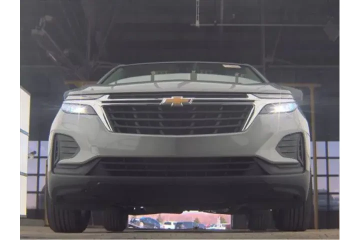 $20523 : Chevrolet Equinox 2024 LS 4d image 3