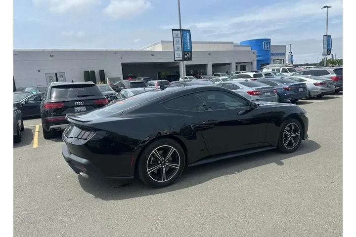 $35888 : Ford Mustang 2025 EcoBoost 2 image 3