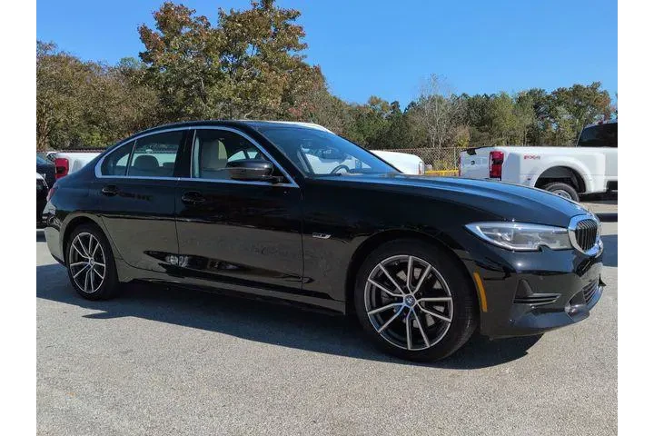$31356 : BMW 3 Series 2022 AWD 330e x image 2