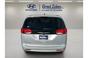 $22733 : Chrysler Voyager 2023 LX 4dr thumbnail