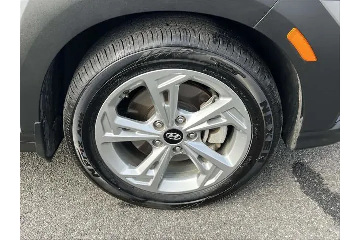 $18588 : Hyundai KONA 2023 AWD SEL 4d image 8