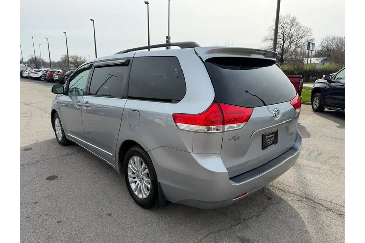 $10980 : 2014 Sienna XLE image 4