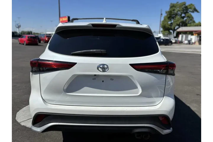 2021 Highlander XSE image 8