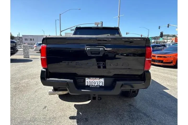 $35388 : Toyota Tacoma 2024 4x2 SR5 4 image 8