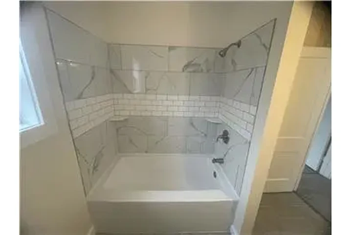 $1350 : Rental property with 3 bedro image 10