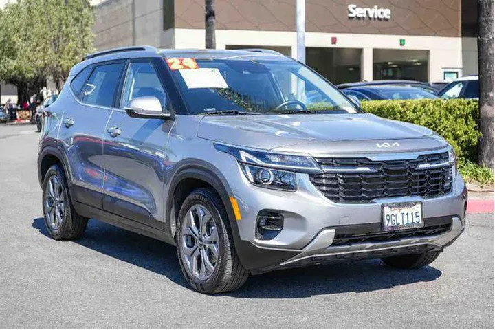 $21000 : Kia Seltos 2024 S 4dr SUV image 3
