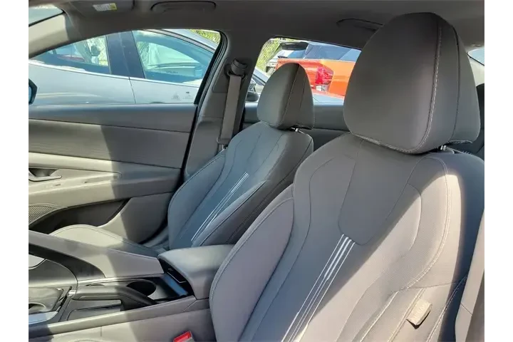 $16990 : Hyundai ELANTRA 2022 SEL 4dr image 8