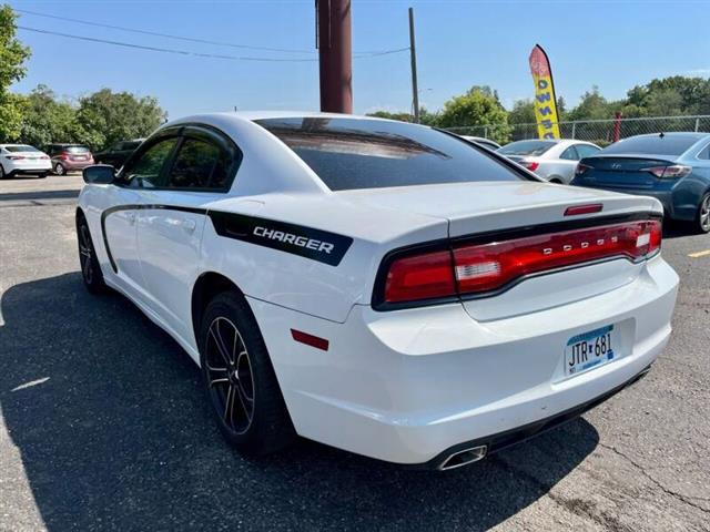 $13500 : 2014 Charger SE image 8