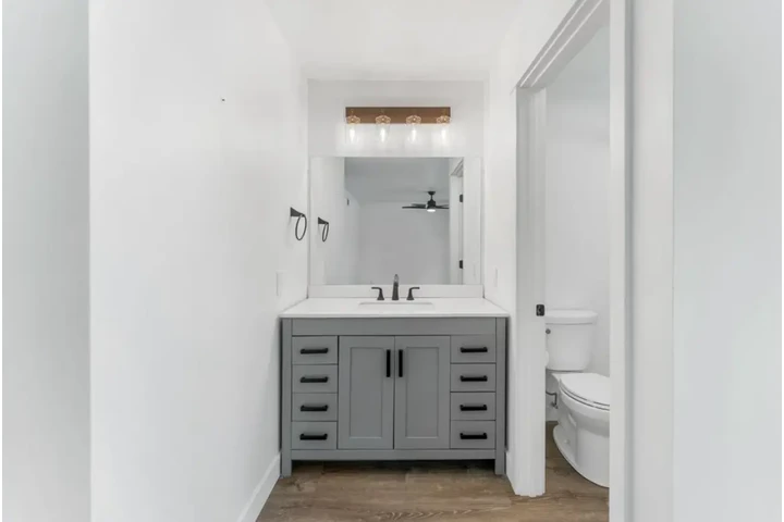 $2480 : 3 Bedroom Home in Inglewood image 9