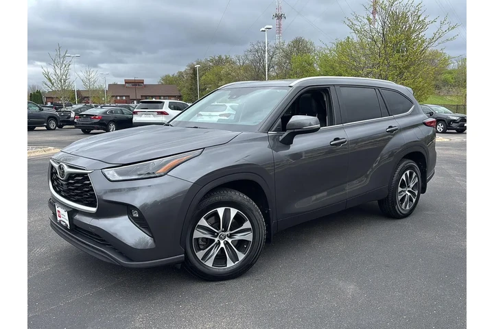 $37996 : 2023 Highlander XLE image 1
