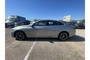 $17459 : Chevrolet Malibu 2023 LT 4dr thumbnail