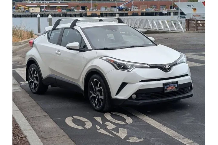 $15988 : 2018 C-HR XLE Premium image 4