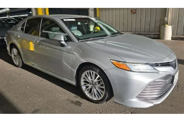 $21800 : Toyota Camry 2018 SE 4dr Sed image 4