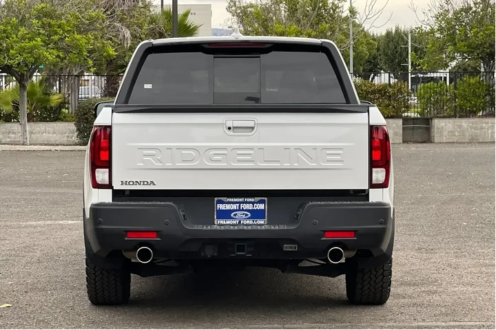 Honda Ridgeline 2024 AWD Bla image 4