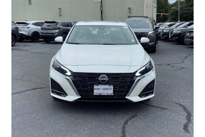 $23995 : Nissan Altima 2023 AWD 2.5 S image 2