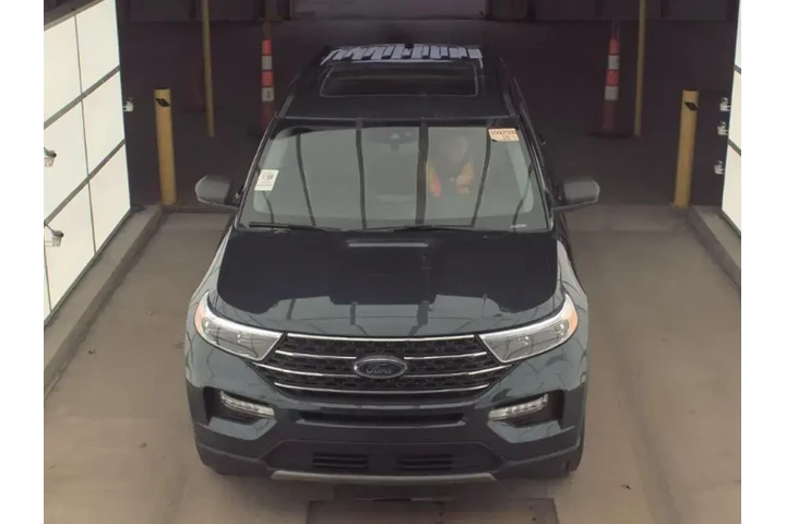 $31499 : Ford Explorer 2023 AWD XLT 4 image 3