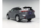 $29998 : Toyota Highlander 2022 L 4dr thumbnail