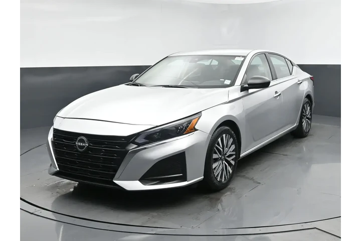 $15252 : Nissan Altima 2024 2.5 SV 4d image 1