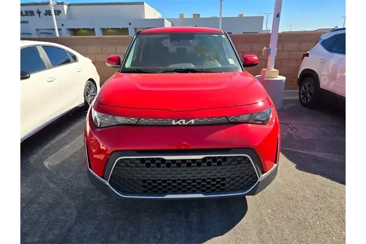 $17588 : Kia Soul 2024 LX 4dr Crossov image 2
