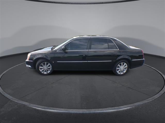 PRE-OWNED 2008 CADILLAC DTS W image 5