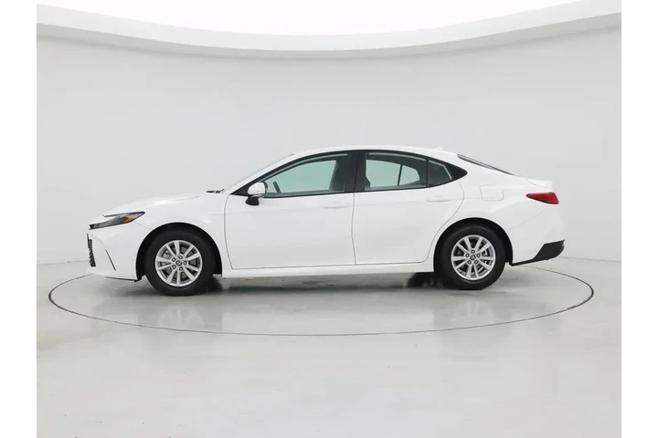 $31998 : Toyota Camry 2026 LE 4dr Sed image 3
