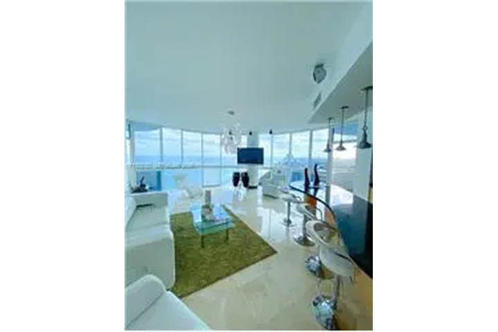 $8500 : Rental property with 3 bedro image 2