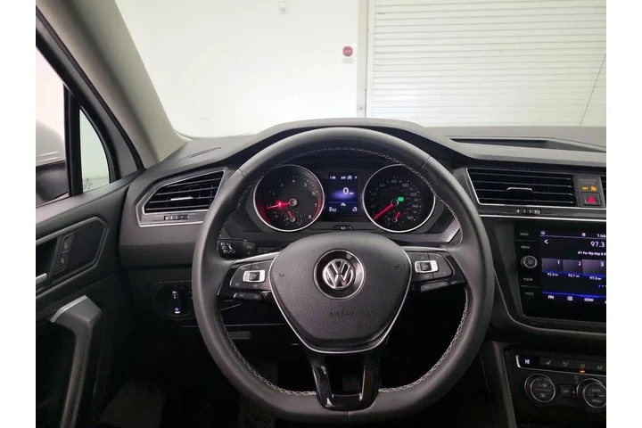 $22998 : Volkswagen Tiguan 2021 SE 4d image 9