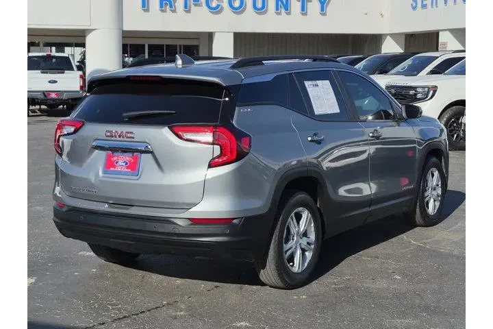 GMC Terrain 2024 SLE 4dr SUV image 6