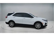 $19689 : Chevrolet Equinox 2023 LS 4d thumbnail