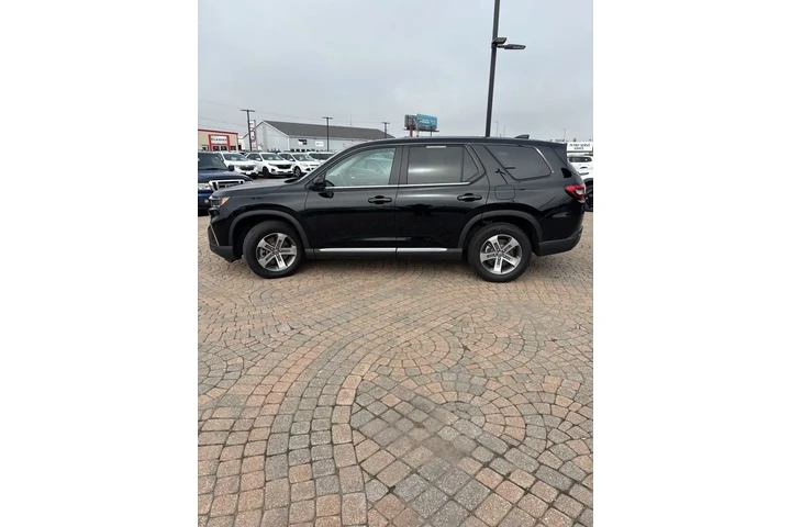 $37998 : 2023 Pilot EX-L 7 Passenger image 8