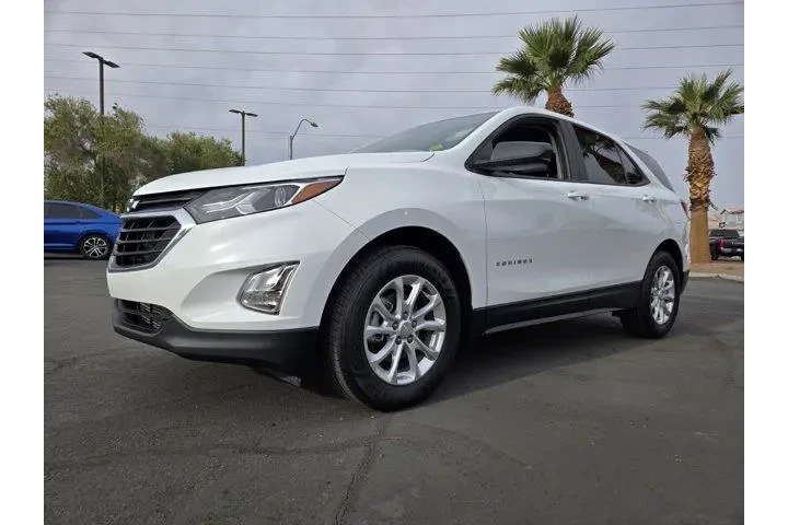 $17292 : Chevrolet Equinox 2020 LS 4d image 2