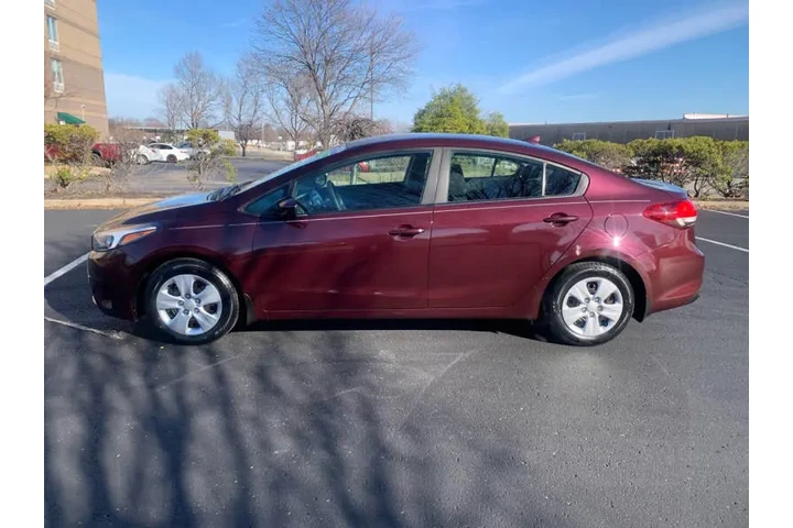 $9995 : 2018 Forte LX image 3