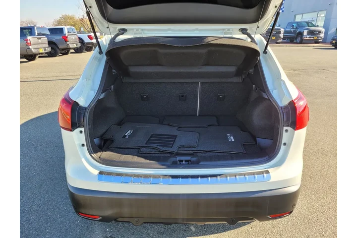 $18524 : Nissan Rogue Sport 2019 S 4d image 10